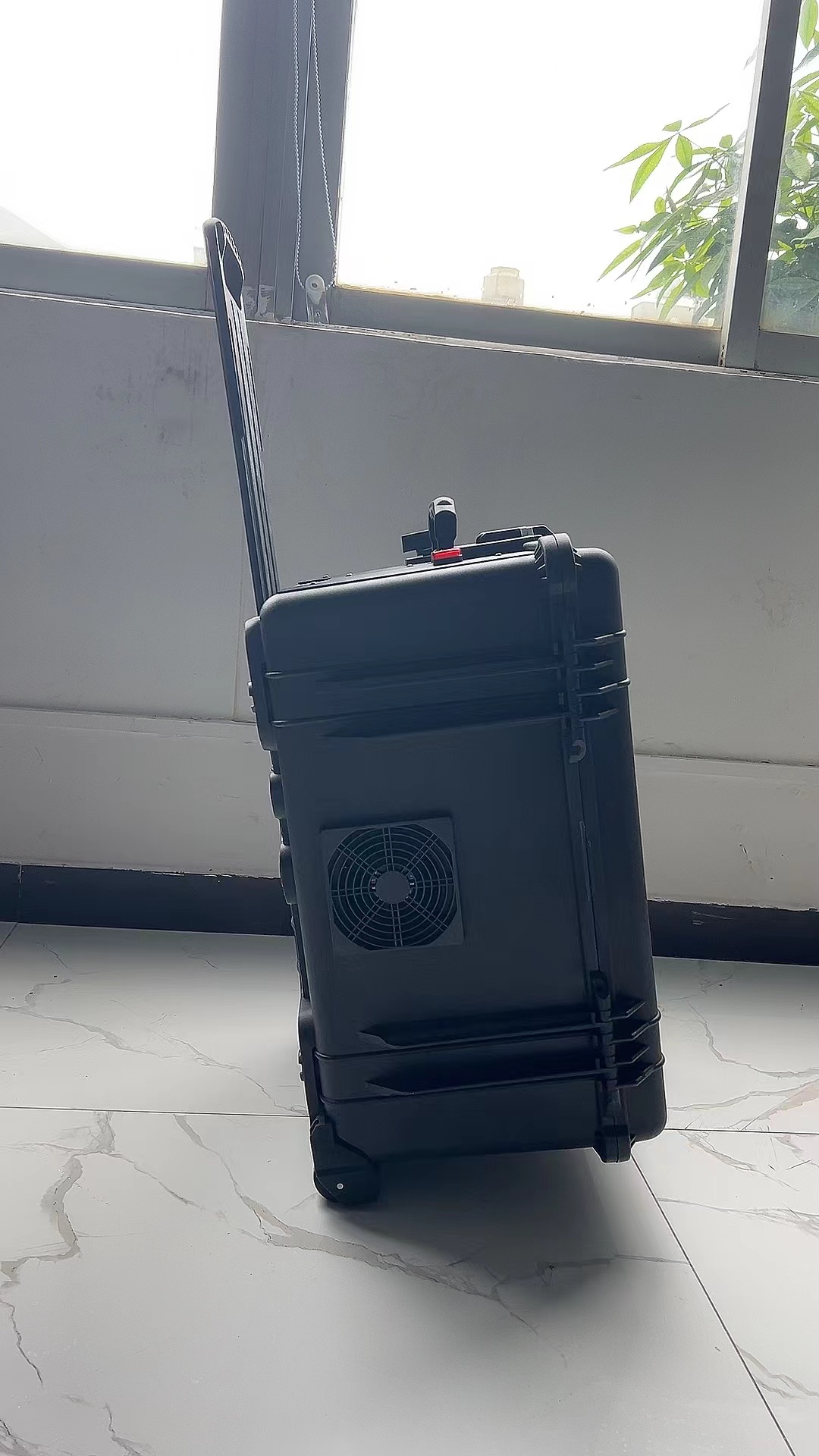 西安手拉箱型移动通信干扰器